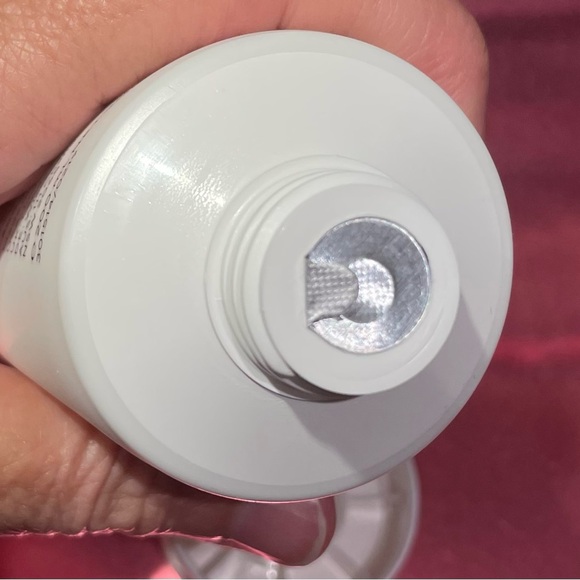 Murad AHA/BHA Exfoliating Cleanser - Picture 2 of 3